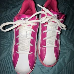 Women’s bowling shoes